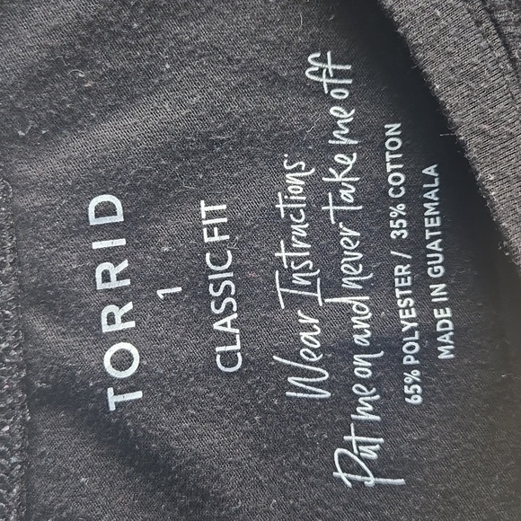 Torrid Classic Fit Black Short Sleeve Tee Size 1X - Picture 2 of 6